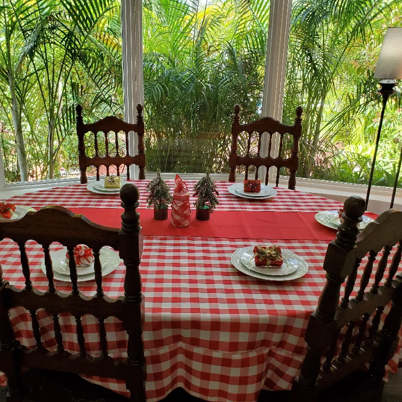 Checkered Oval Tablecloth, Gingham Tablecloth