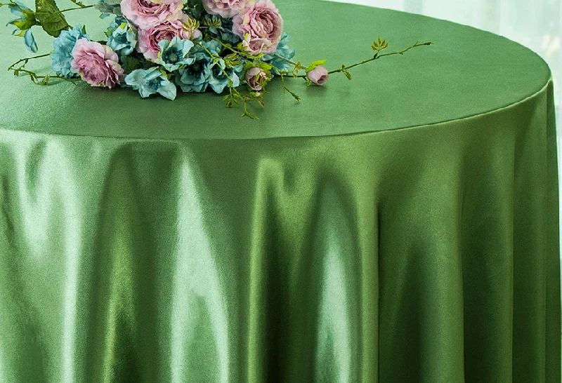 132" Round Heavy Duty Satin Tablecloth - Clover Green (1pc)